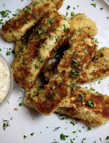 dilly breaded fish sticks with tartar sauce