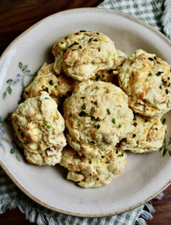 Learn how to make Cheddar Chive Biscuits quickly and easily--brush on some garlic butter and you have Red Lobster biscuits!