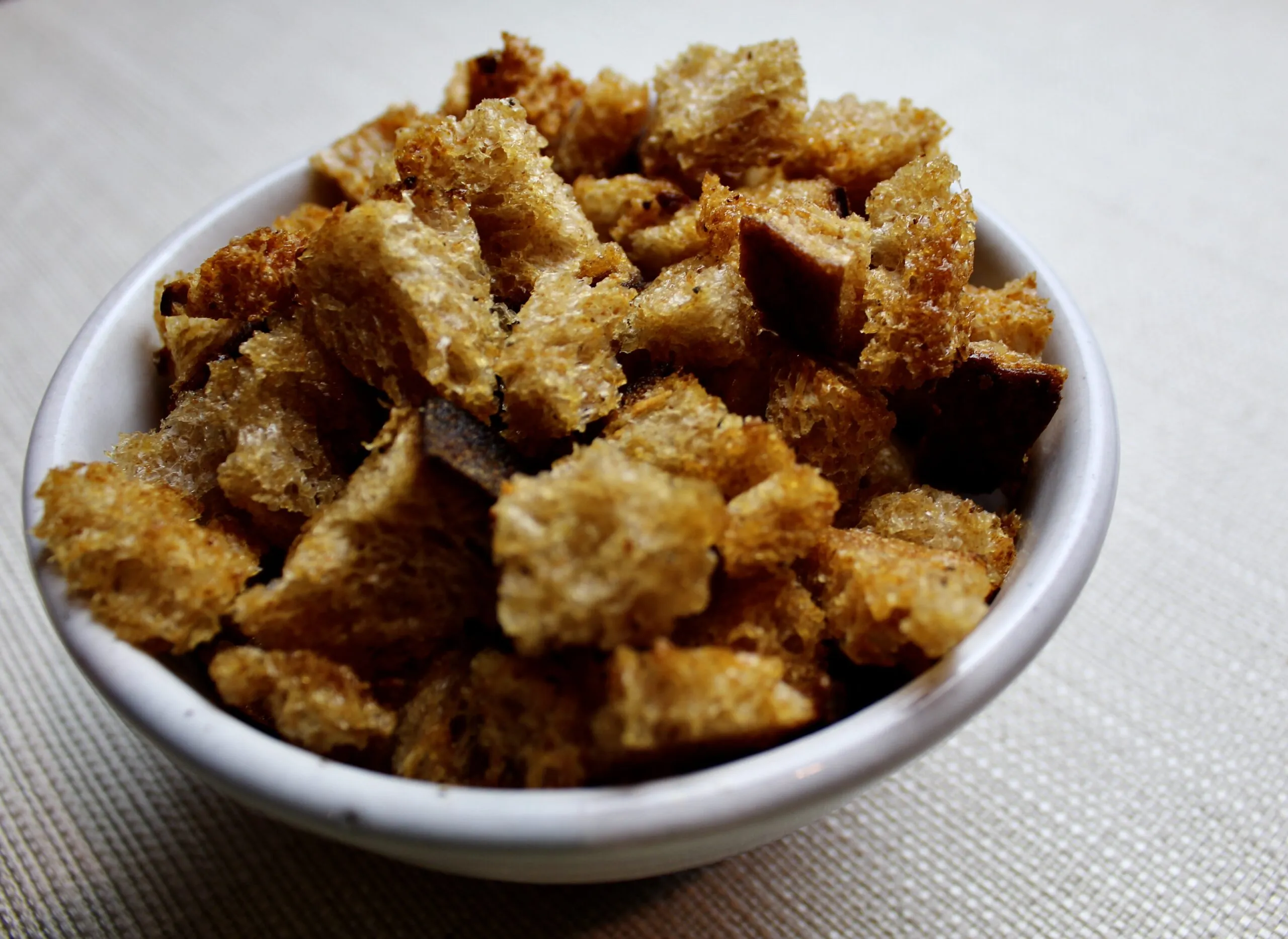 garlicky croutons