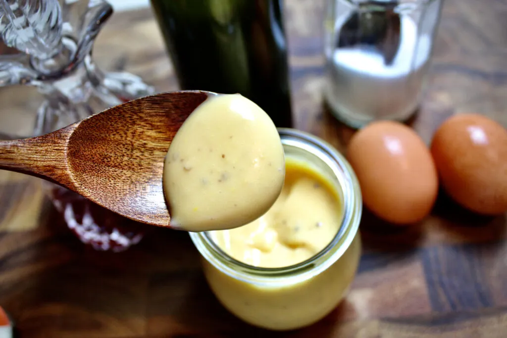 Delicious homemade avocado mayo that you can put on anything and not feel to guilty about the bad fats! Keeps in the fridge for over two weeks!