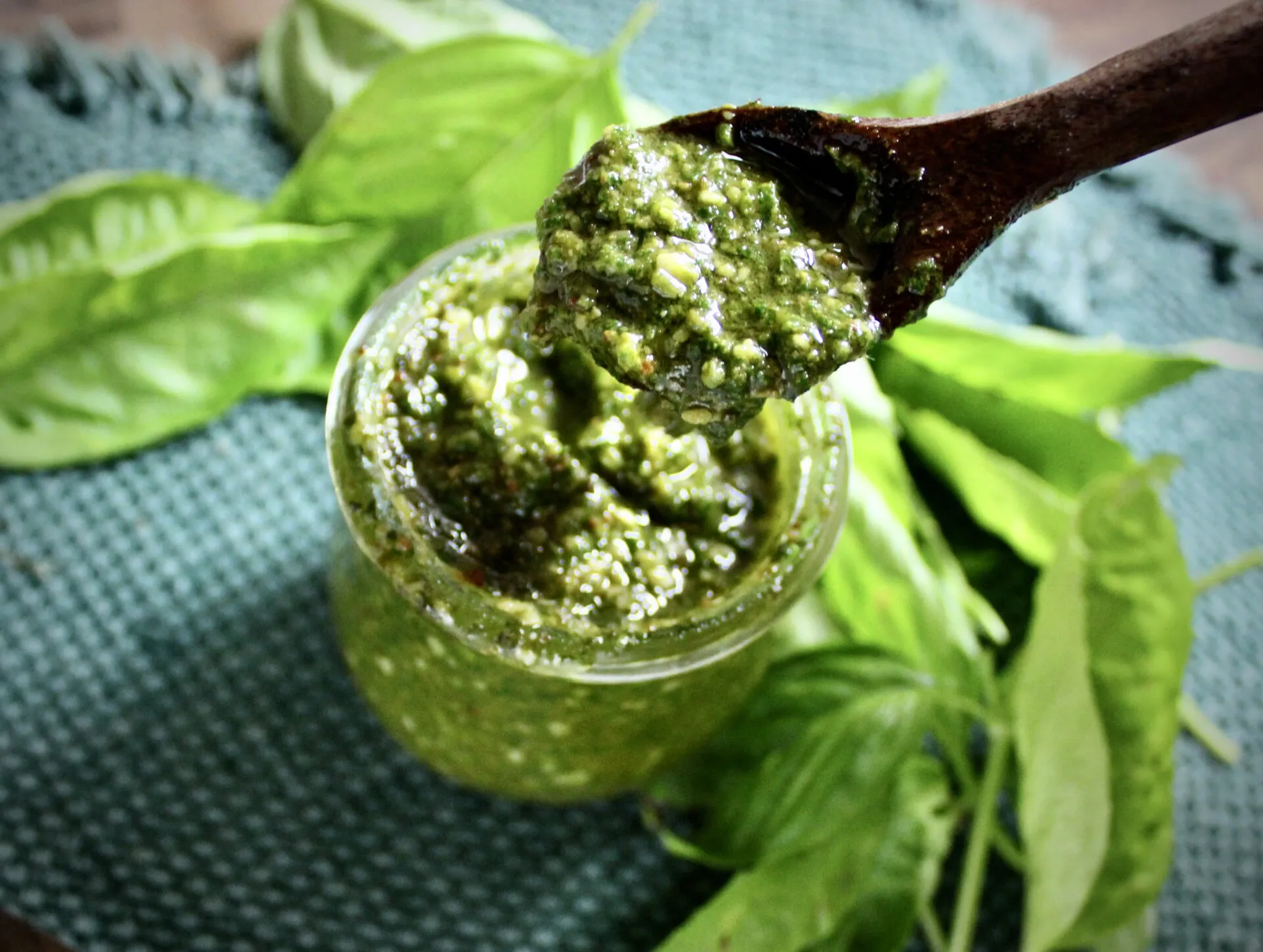 The perfect basil pesto recipe for your next weeknight pasta dinner! Super easy and ready in less than 5 minutes.