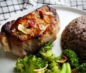 Vietnamese pork chops made with a tangy lime juice, fish sauce, garlic and chili marinade. So tender and juicy!